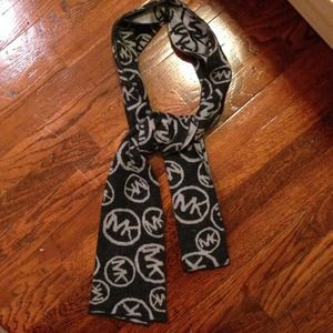 Michael kors scarf