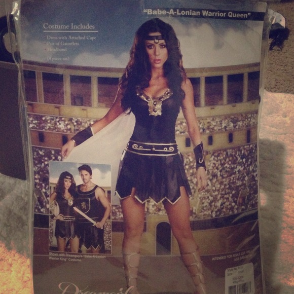 Halloween costume babe-a-Ionian warrior queen
