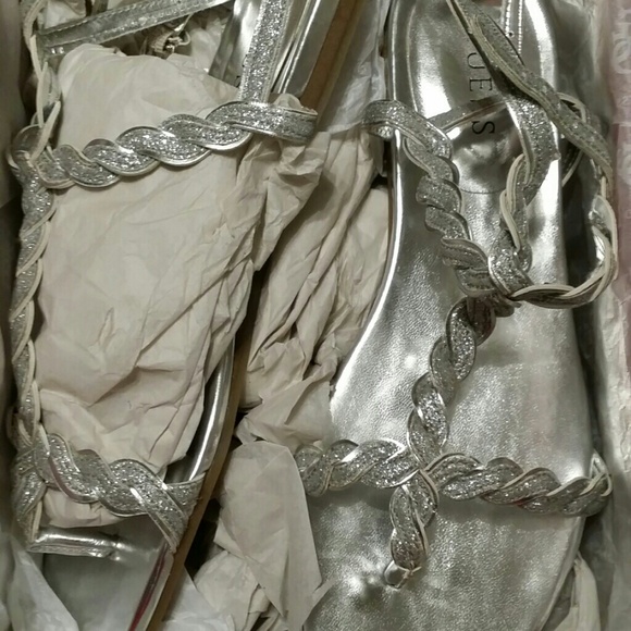 Guess slipper
