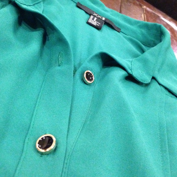 Green flowy blouse - Picture 2 of 3