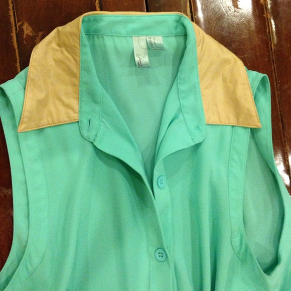 Mint blouse - Picture 2 of 2