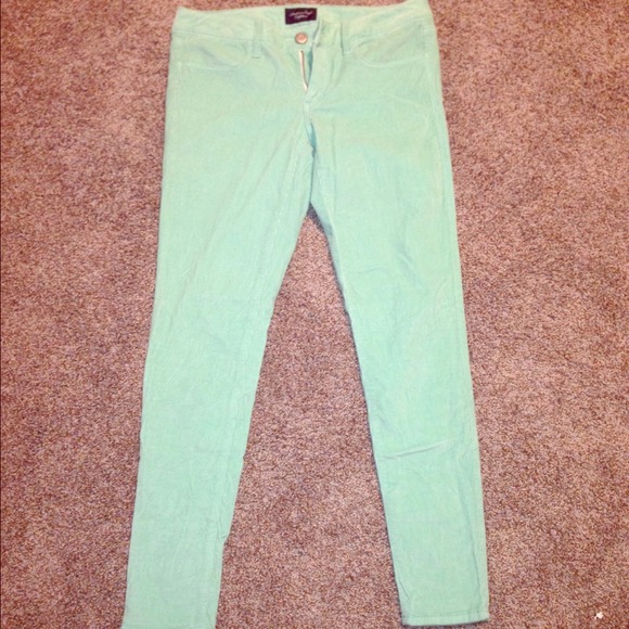 Mint jeans NWOT