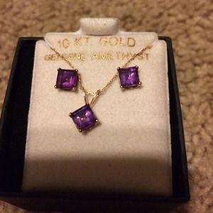 Ear rings and necklace.