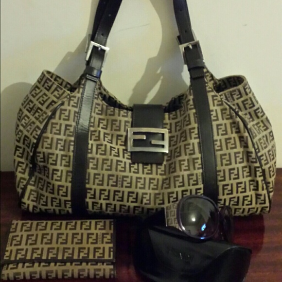 FENDI Handbags - AUTHENTIC FENDI BAG, SUNGLASSES & WALLET BUNDLE💋