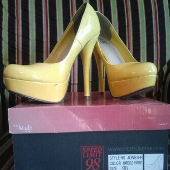 Spring yellow high heel shoes!!