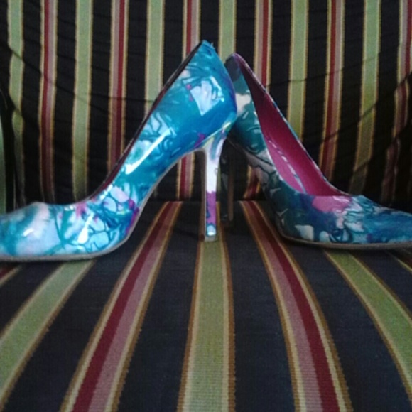 Pretty multicolor pointed toe high heel shoes!!!