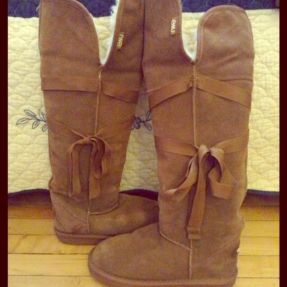 Emu wool suede boots