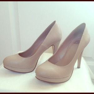 Beige heels!!!