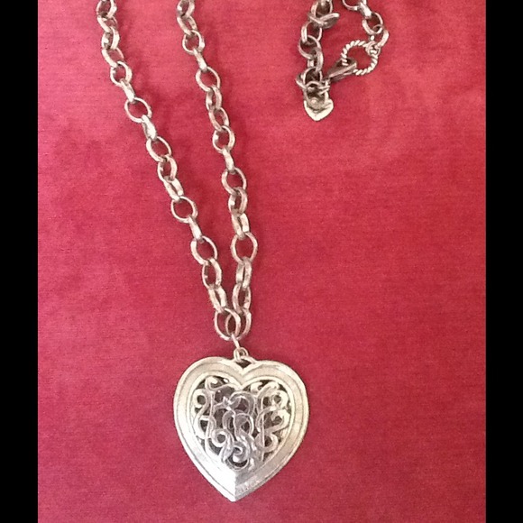 Betsey Johnson Heart Link Necklace - Picture 2 of 2