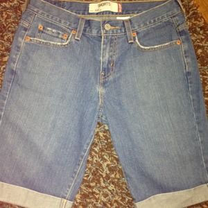 NWOT Levi's denim crop shorts