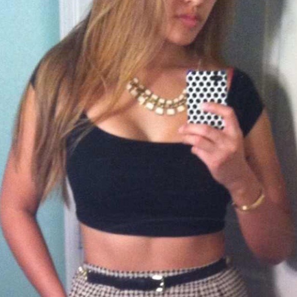 🔴SOLDSOLD🔴Black crop top - Picture 2 of 3