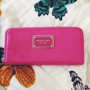Michael Kors zipper wallet