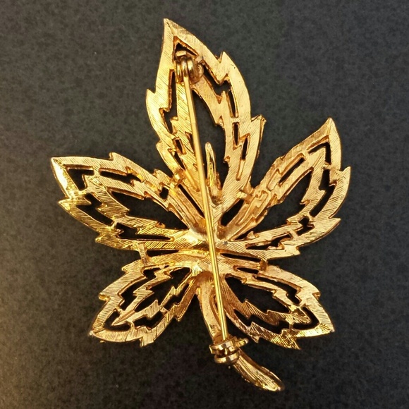Vintage Leaf Brooch Pin - Picture 4 of 4