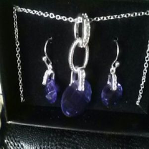 Necklace & earring set