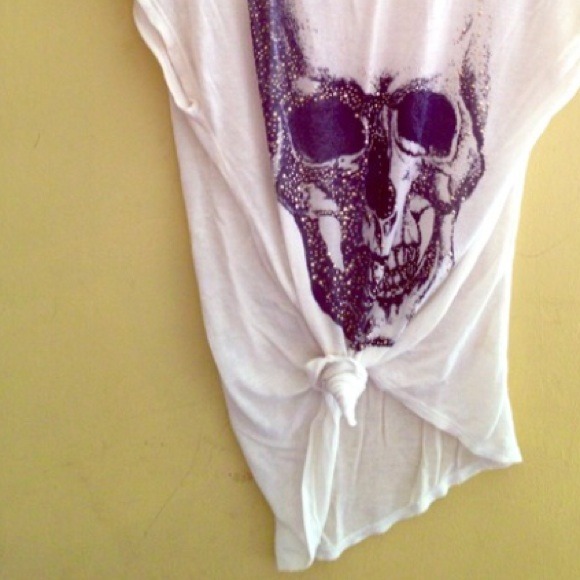 ❌SOLD❌Scull tee
