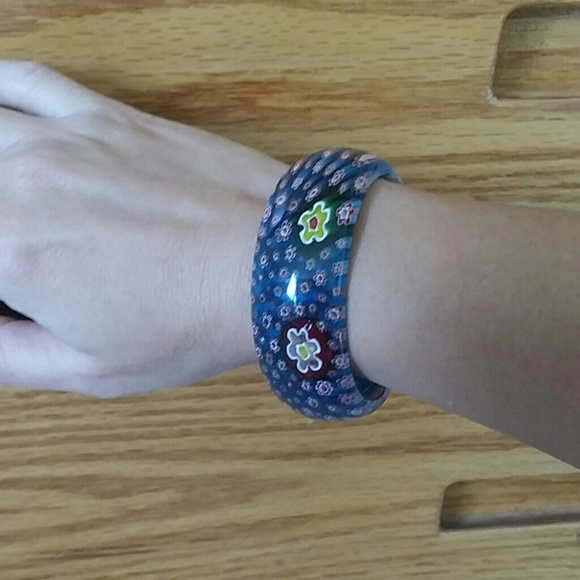 Beautiful lamp work glass bangle