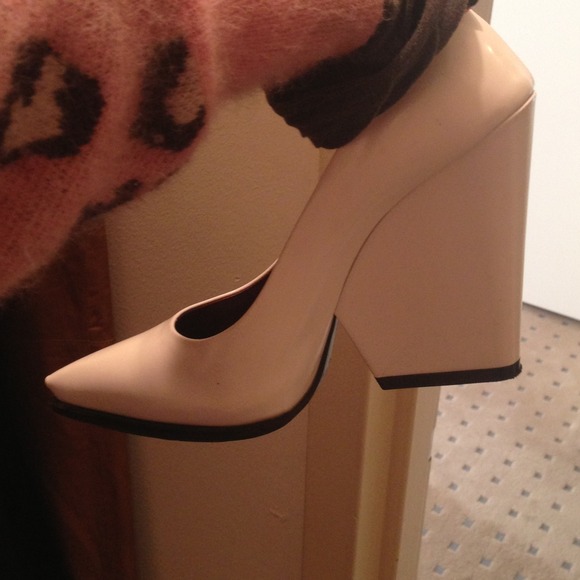 Celine SS2011 heels - Picture 4 of 4