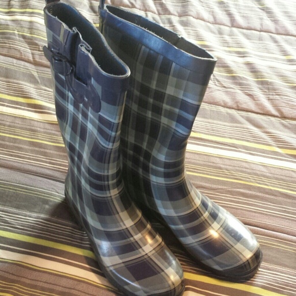 Rain boots