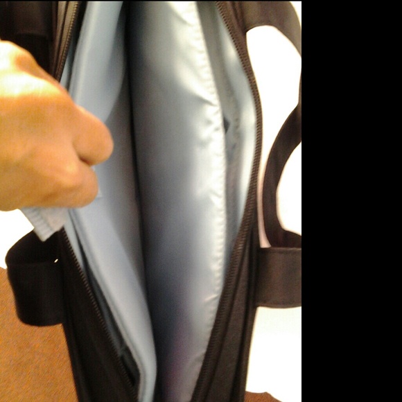 🚧 REDUCED 🚧 Multiuse Laptop Bag - Picture 4 of 4