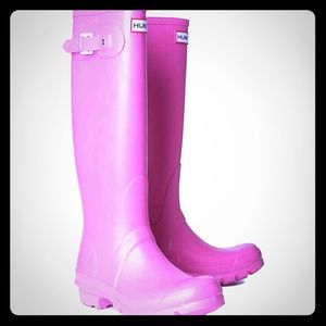 Hunter "Original Gloss Tall" Rainboots in Fuschia