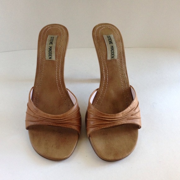 Steve Madden nude sandals