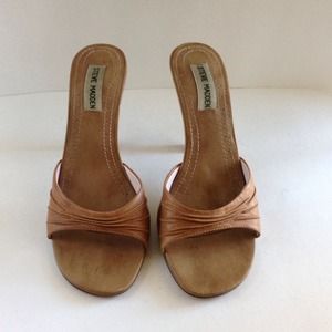 Steve Madden nude sandals