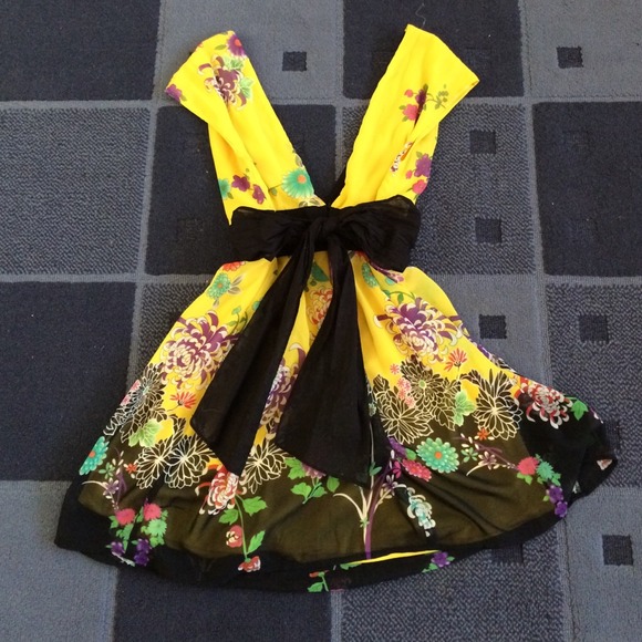 ‼️SOLD‼️ bundled‼️‼️XXI Long V Neck Dress - Picture 2 of 2