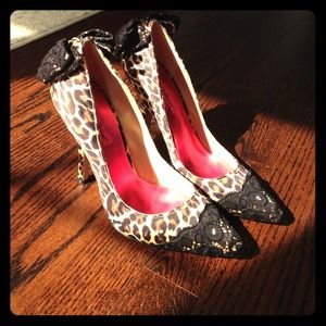 Betsey Johnson satin leopard print sz 7.5 heels