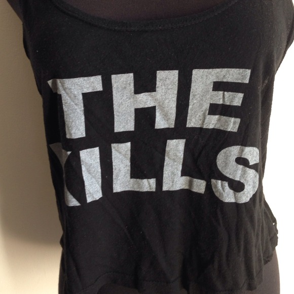 Brandy Melville Graphic Crop Tank - Picture 2 of 3