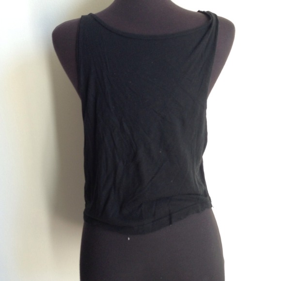 Brandy Melville Graphic Crop Tank - Picture 3 of 3