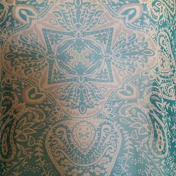 Green Flowy Top - Picture 2 of 4