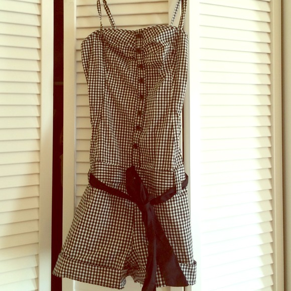 Gingham summer romper with removable straps
