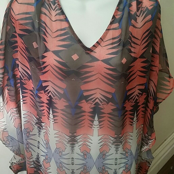 Tribal Print Flowy Top - Picture 3 of 3