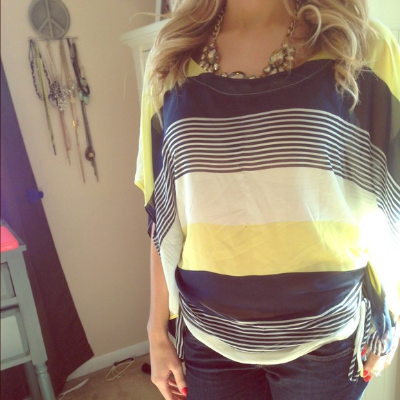 ⭐️SOLD⭐️Striped blouse