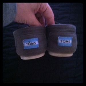 Toms