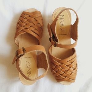 Nina Z//Swedish Clogs