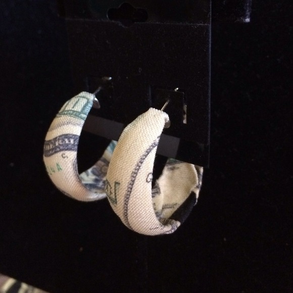 Small hoops - Picture 2 of 3