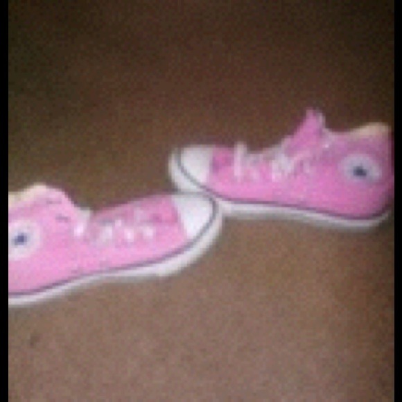 Pink converse chucks. - Picture 3 of 3