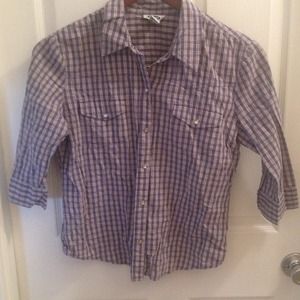 3/4 sleeve top. Large - but fits a medium.