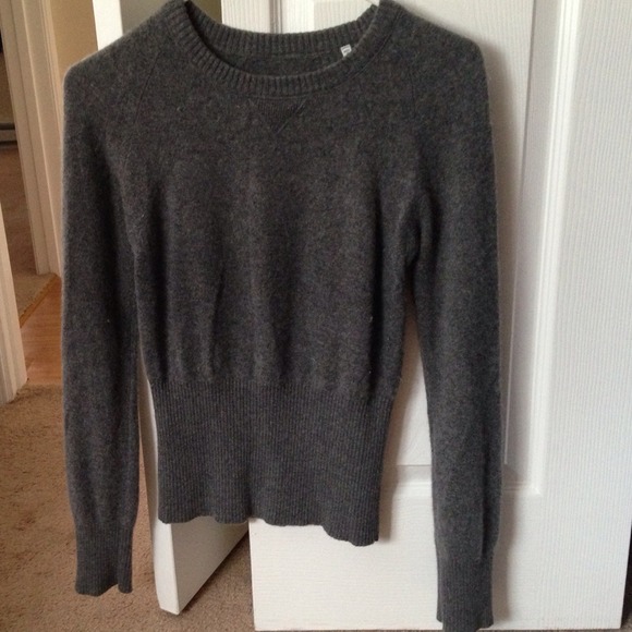 Grey, cozy sweater. 😍😍