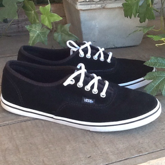 ❌SOLD❌Black suede Vans