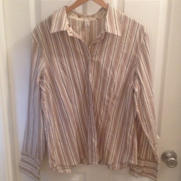Long sleeve button up - Picture 1 of 1
