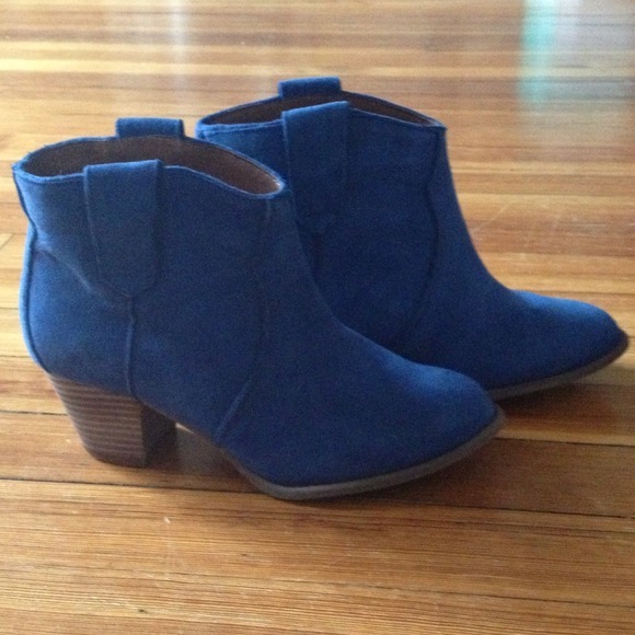SOLD. Leather ALDO Boots