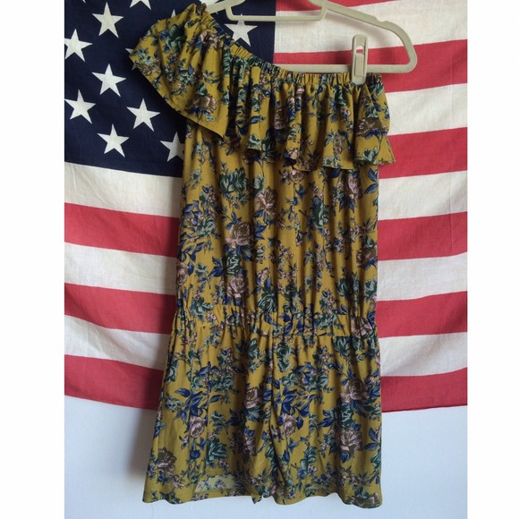 NEW Nasty Gal Ruffle One-Shoulder Floral Romper