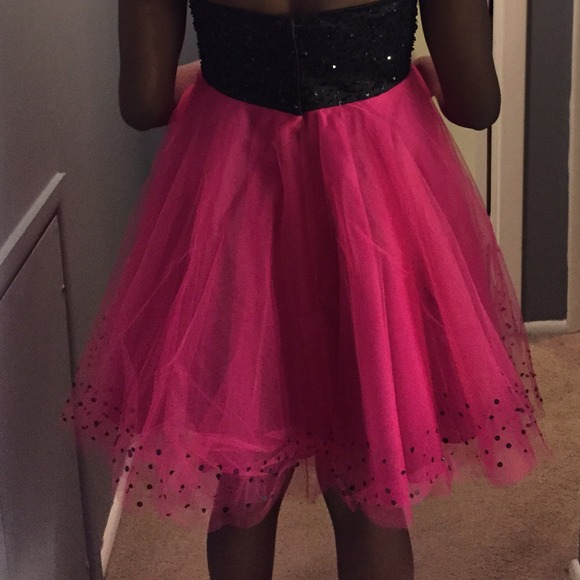 Dress - Picture 4 of 4
