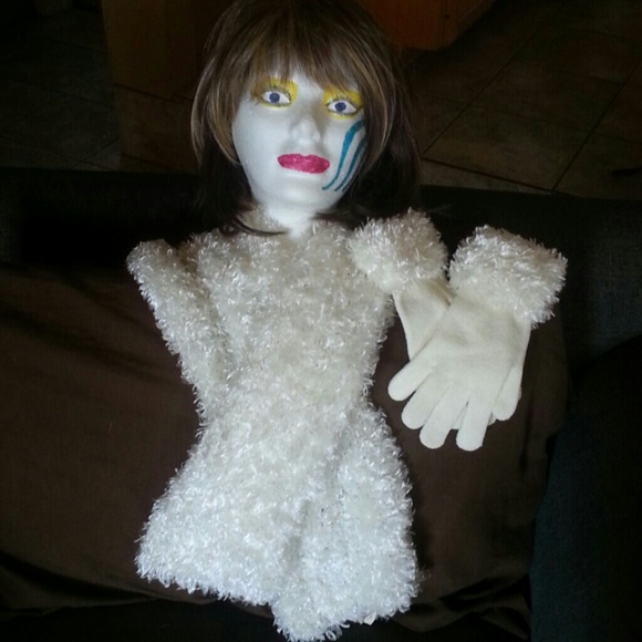 Scarf and glove set