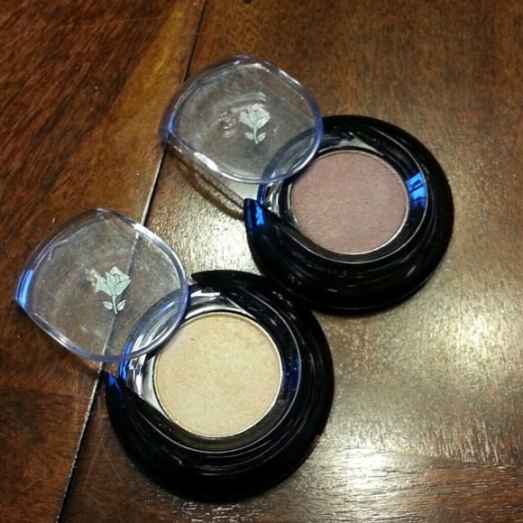 2 lancome eye shadows... never used!