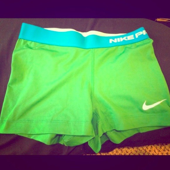 🚫SOLD 🚫NWOT NIKE PRO