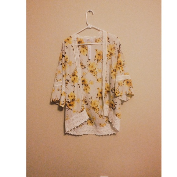 🌼Floral kimono 🌼