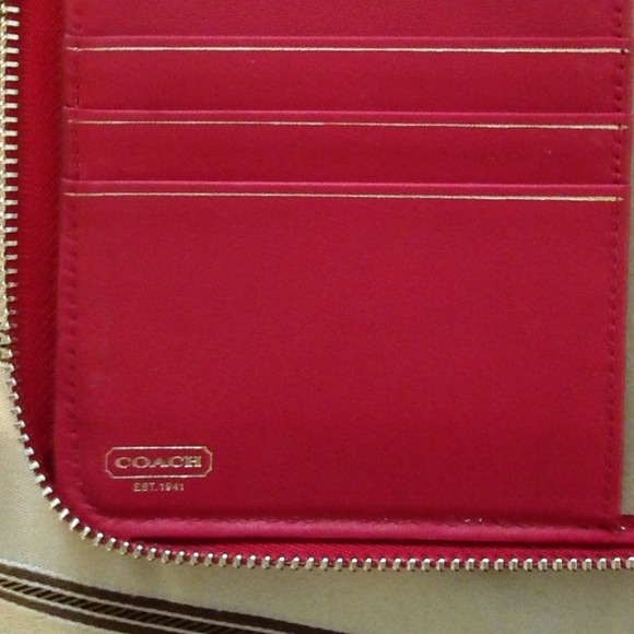 ❌SOLD❌ 💯% Authentic Coach Planner - Picture 3 of 4